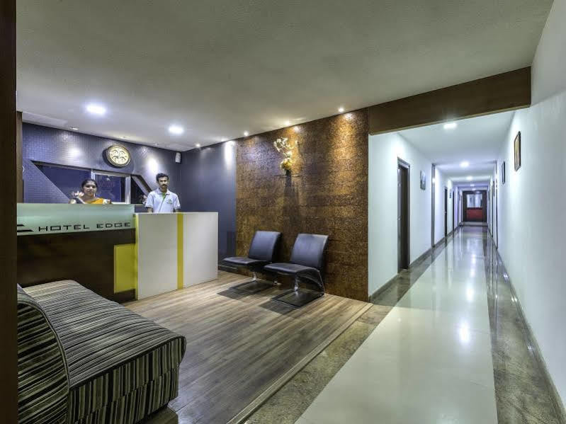 Treebo Trend Edge St Marks Road Bangalore Extérieur photo