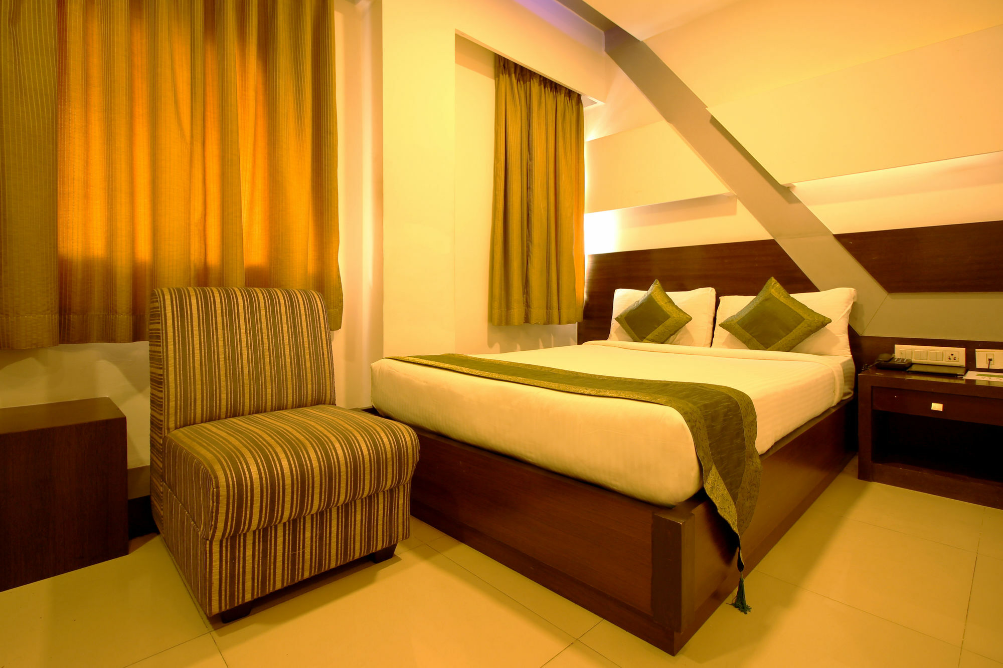 Treebo Trend Edge St Marks Road Bangalore Extérieur photo