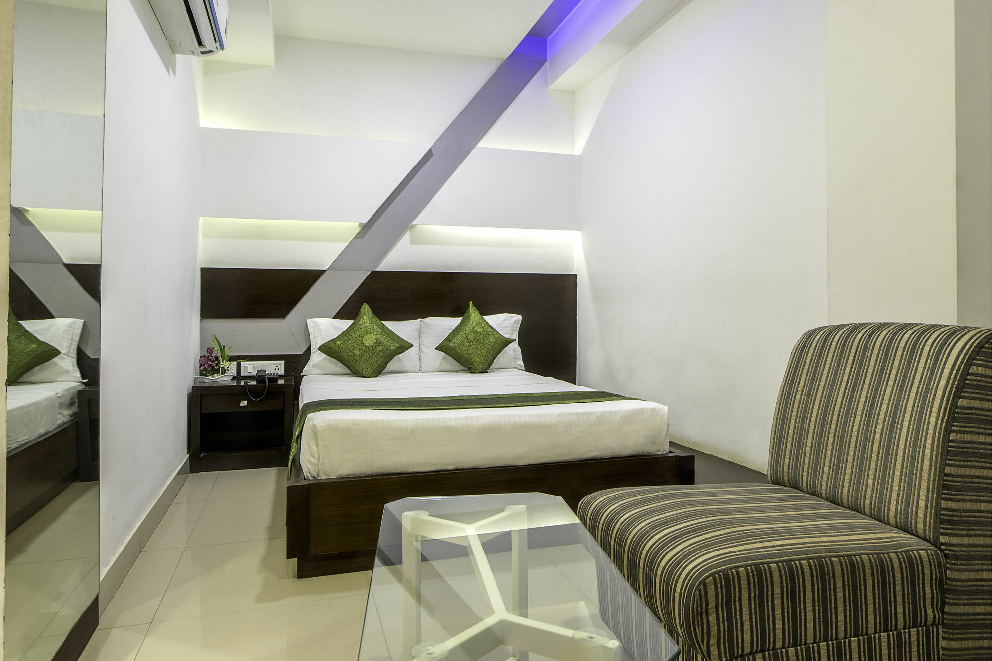 Treebo Trend Edge St Marks Road Bangalore Extérieur photo